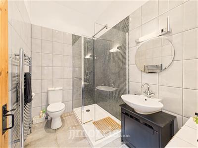 En Suite Showeroom